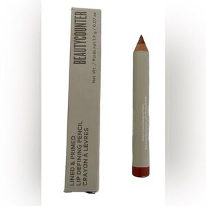Beautycounter lined and primed lip defining pencil in golden honey